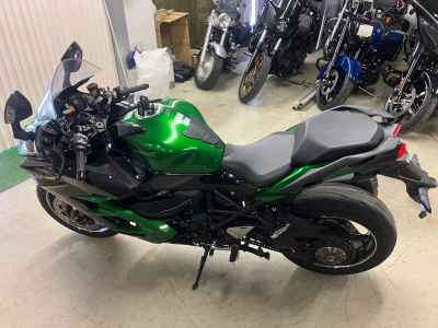 Kawasaki Ninja H2 SX 2024