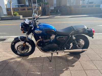 Triumph Bonneville T100 2023