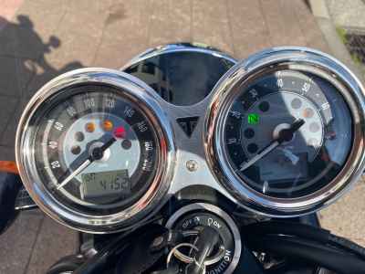 Triumph Bonneville T100 2023