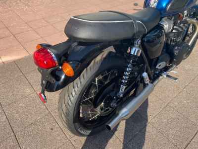 Triumph Bonneville T100 2023