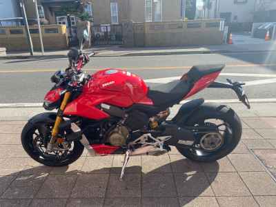 Ducati Streetfighter V4S 2023