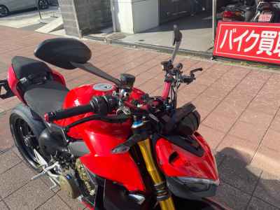 Ducati Streetfighter V4S 2023