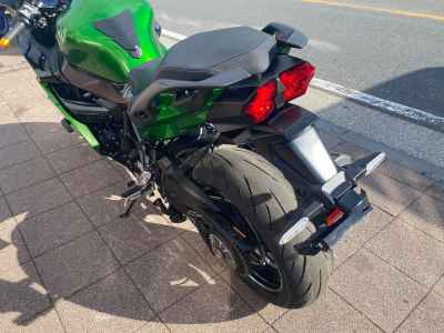 Kawasaki Ninja H2 SX 2023
