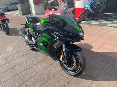 Kawasaki Ninja H2 SX 2023
