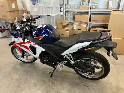 Honda CBR250R 2011