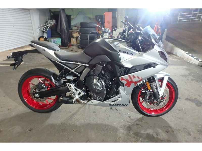 Suzuki GSX-8R 2025