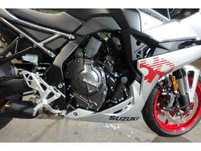 Suzuki GSX-8R 2025