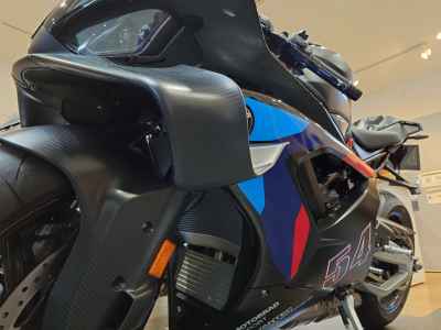 BMW M1000RR 2025