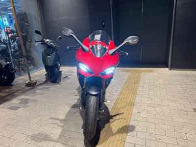 Ducati Panigale V2S 2025