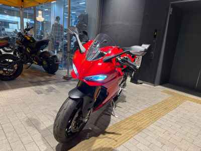 Ducati Panigale V2S 2025