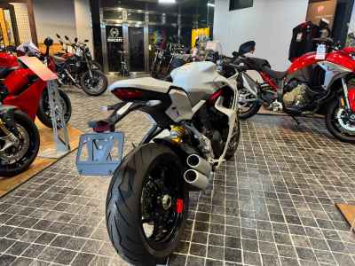 Ducati Supersport 950 S 2025