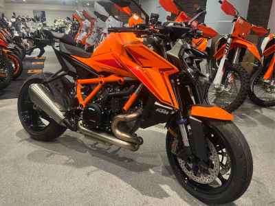 KTM 1290 Super Duke R 2024