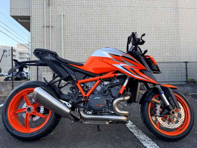 KTM 1290 Super Duke R 2023