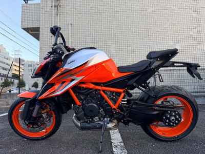 KTM 1290 Super Duke R 2023