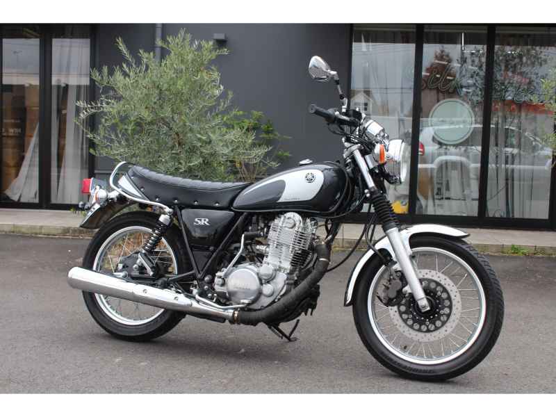 Yamaha SR400 2022