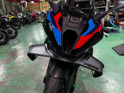 BMW M1000RR 2025