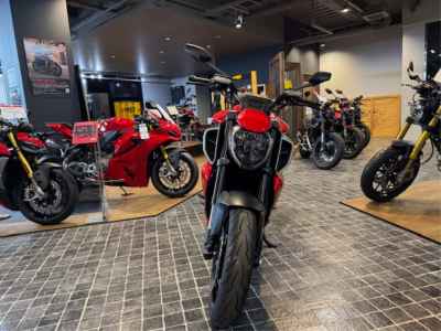 Ducati Diavel V4 2025