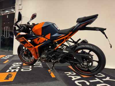 KTM RC 390 2022