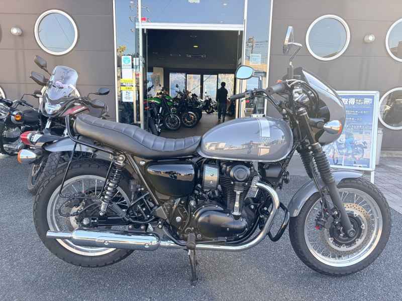 Kawasaki W800 2022