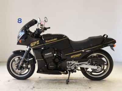 Kawasaki GPZ900R