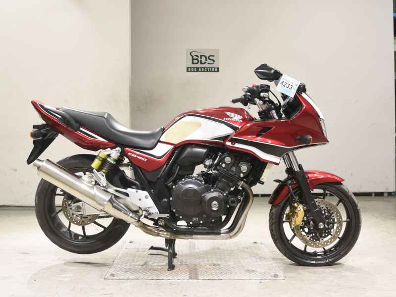 Honda CB400 Super Boldor 2019