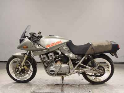 Suzuki GSX750S Katana