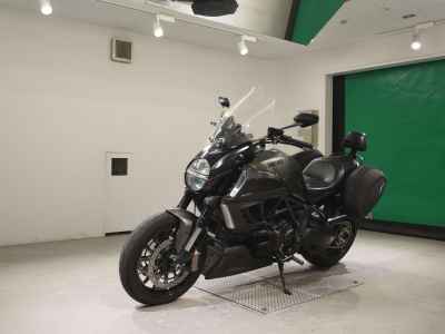 Ducati Diavel Strada 2013