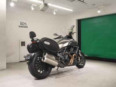 Ducati Diavel Strada 2013
