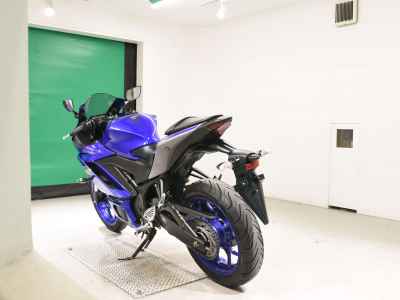 Yamaha YZF-R25 2021