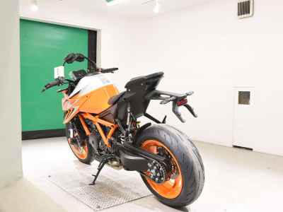 KTM 1290 Super Duke R 2023