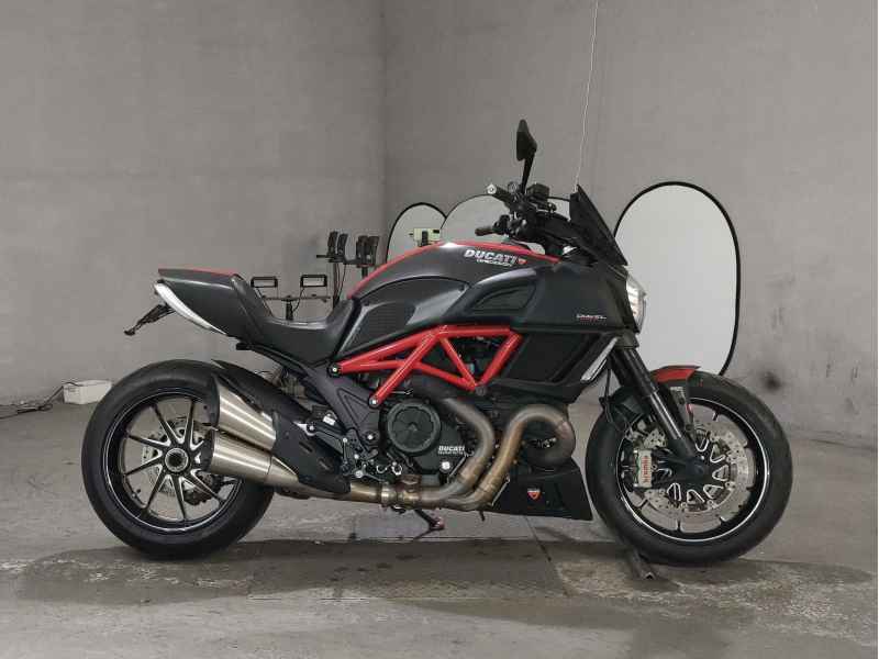 Ducati Diavel Carbon 2014