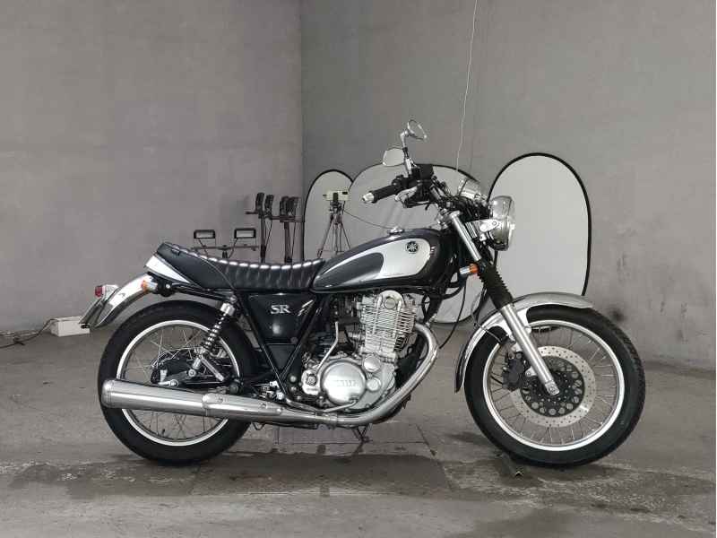 Yamaha SR400 2021