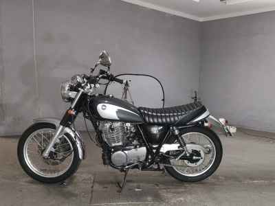 Yamaha SR400 2021