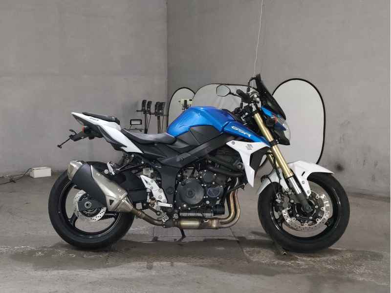 Suzuki GSR750 2015