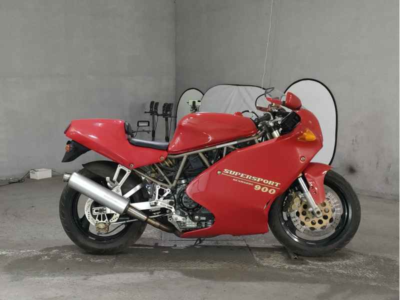Ducati Supersport 900 2023