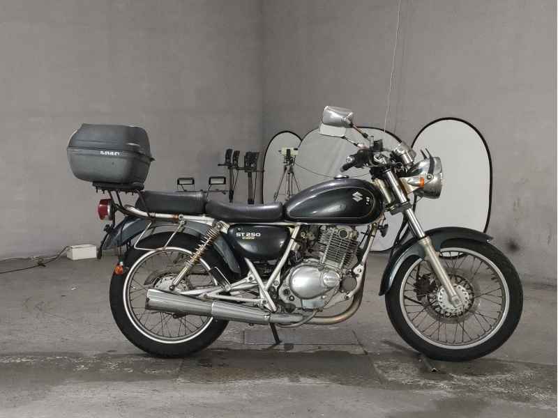 Suzuki ST250E 2011