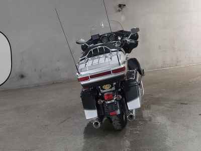 Harley-Davidson FLHTCUSE1800 CVO 2013