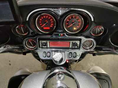 Harley-Davidson FLHTCUSE1800 CVO 2013