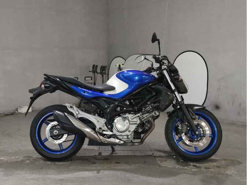 Suzuki Gladius SFV400 2013