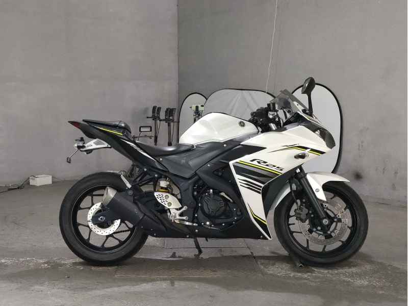 Yamaha YZF-R25 2017
