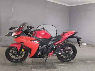 Yamaha YZF-R25 2015