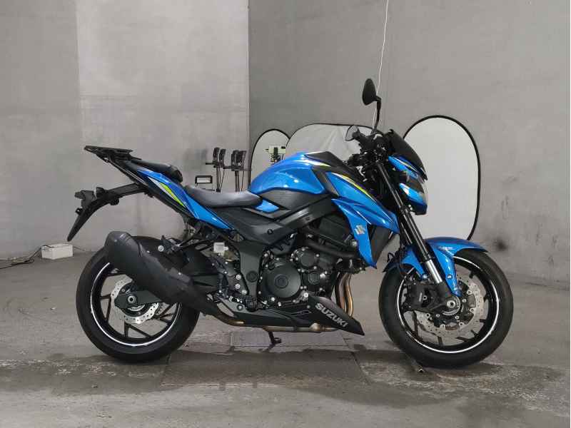 Suzuki GSX-S750