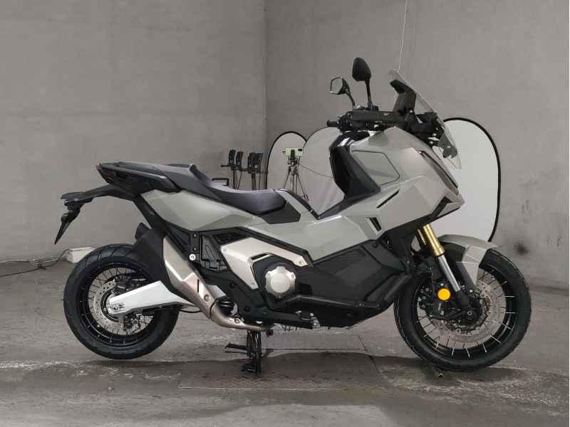 Honda X-Adv 750 2025