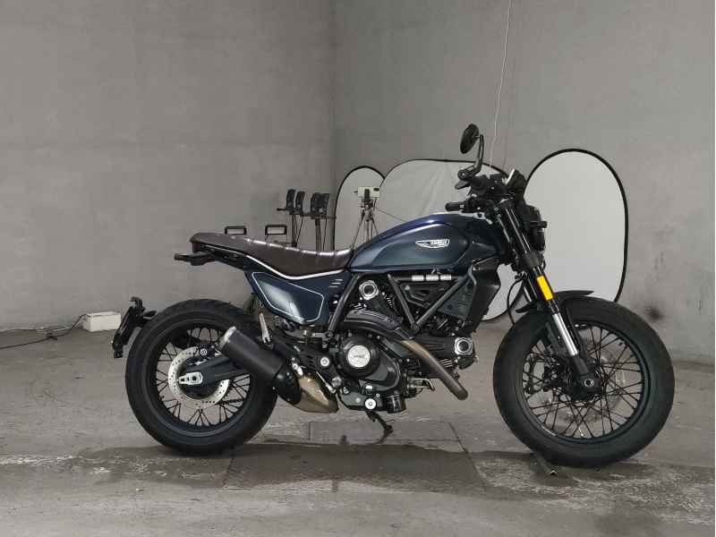 Ducati Scrambler Nightshift 2025