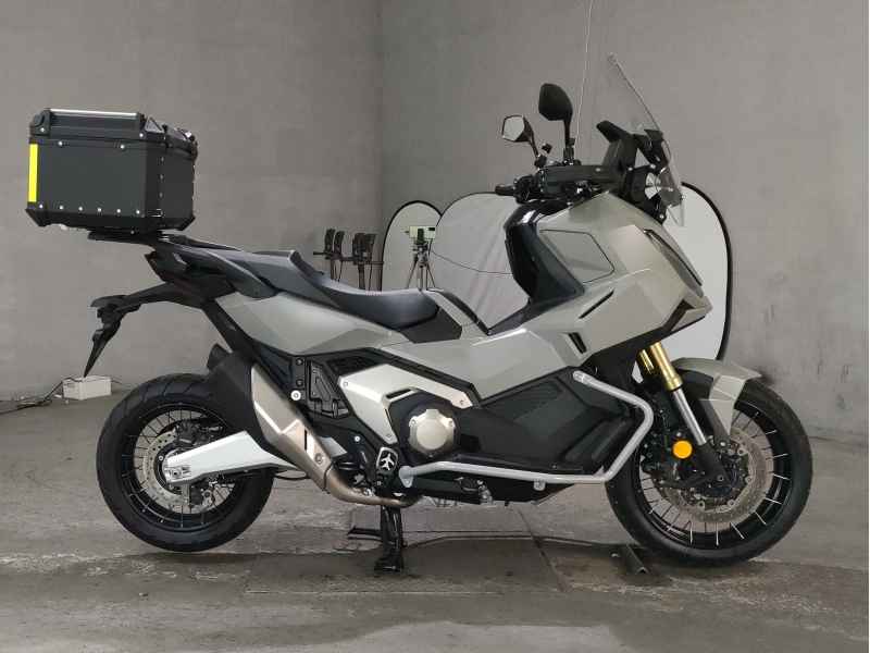 Honda X-Adv 750 2025