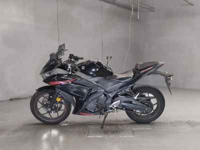 Yamaha YZF-R25 2015