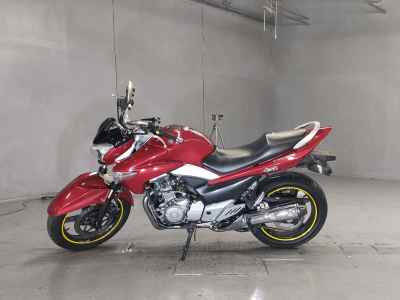 Suzuki GSR250