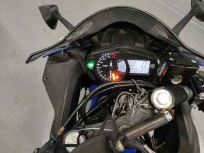 Yamaha YZF-R25 2015