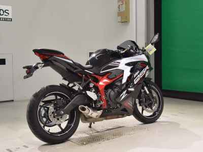 Kawasaki Ninja ZX-25R KRT Edition 2021