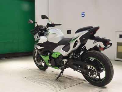 Kawasaki Ninja 7 Hybrid 2025